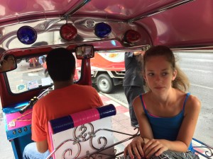 Met zijn vieren in een TukTuk, ja het kan